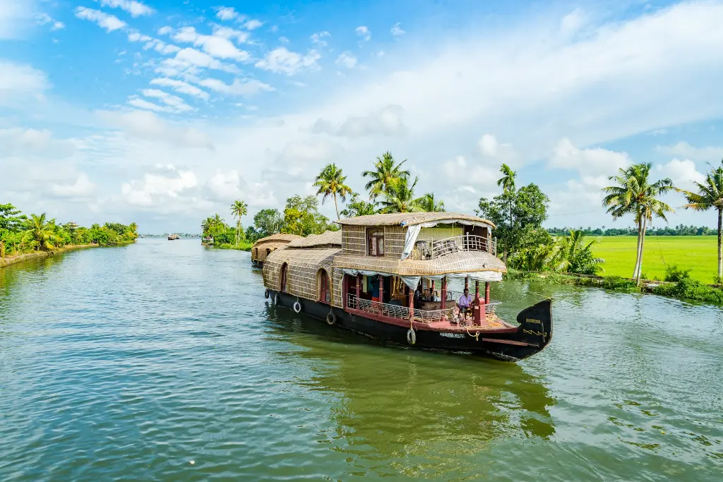 unsplash_ii0oWs5abCo_kerala.jpg.jpg.webp