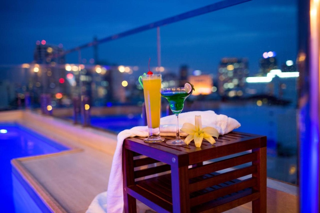 The Light Hotel Hanoi 11.jpg