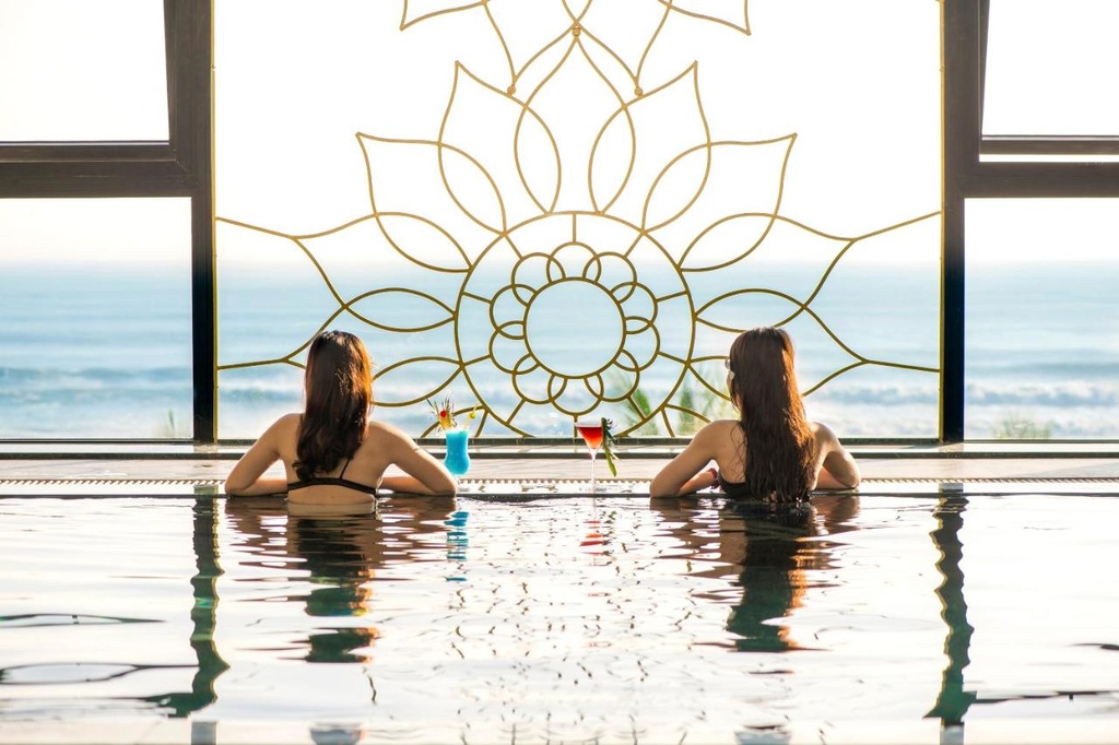 EDEN OCEANVIEW HOTEL 2.jpg