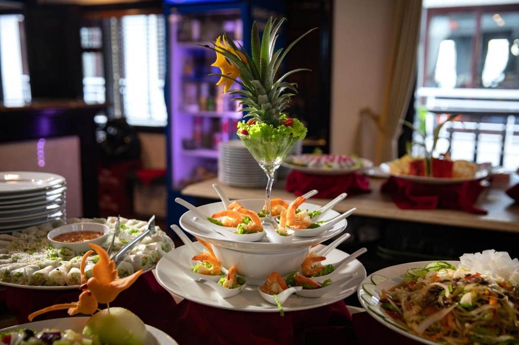 Alisa Premier Cruise Halong Bay 1233.jpg