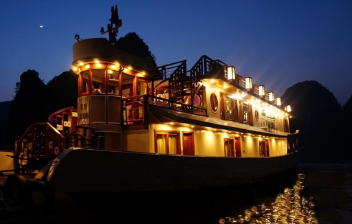 Oriental Sails Cruise, Halong Bay
