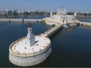 133167934Jamnagar_Lakhota_Lake_and_Museum_Main.jpg